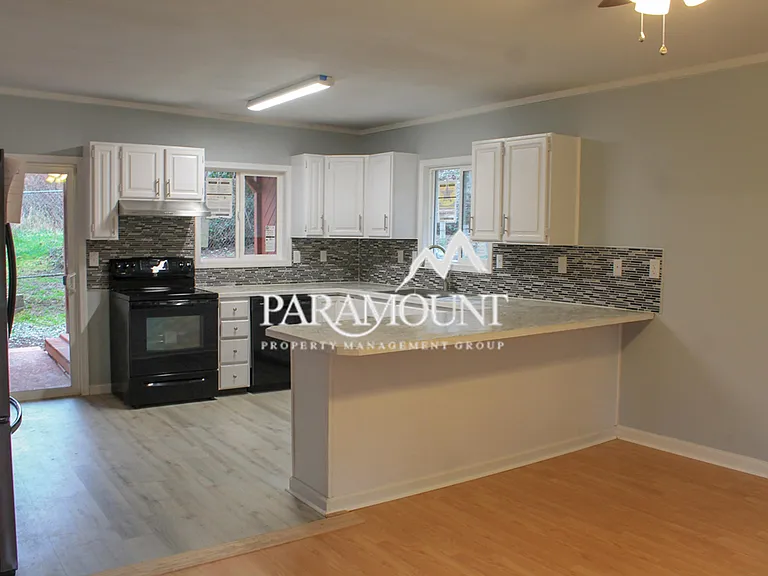 4441 Perry Ave NE — Photo 5