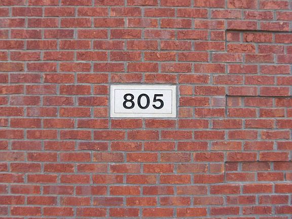 3rd image of 805 Mandarin Ave