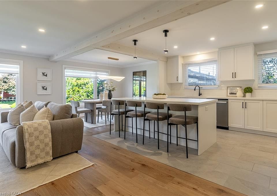 1st image of 582 Strathcona Ct