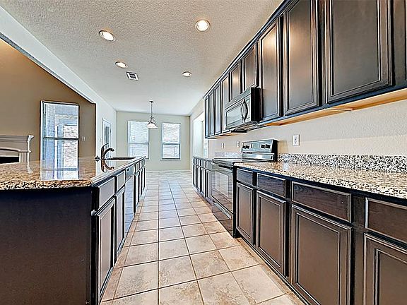 5th image of 4212 Glen Abbey Dr