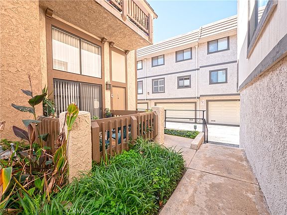 5th image of 1925 E Huntington