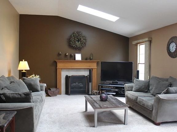3rd image of 8760 Forest View Dr