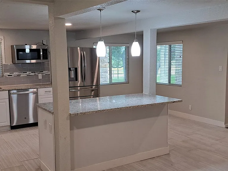 2200 Downing Ln — Photo 10