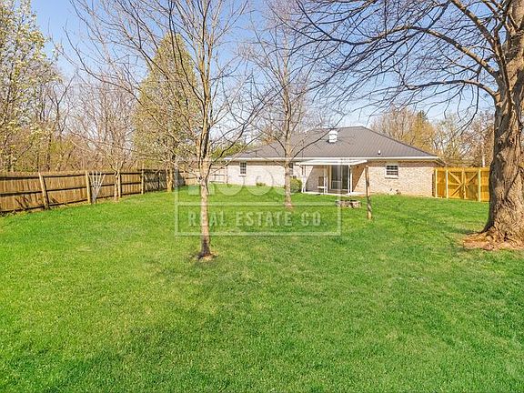 3rd image of 83 Villa Rd