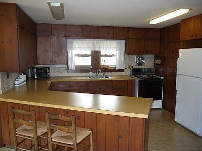 5th image of 275 Champlin Pl