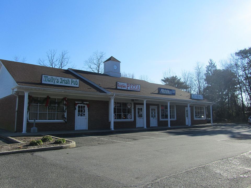 2nd image of 2468 Montauk Hwy