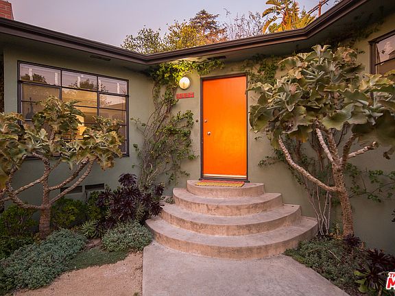 3rd image of 3927 Melbourne Ave