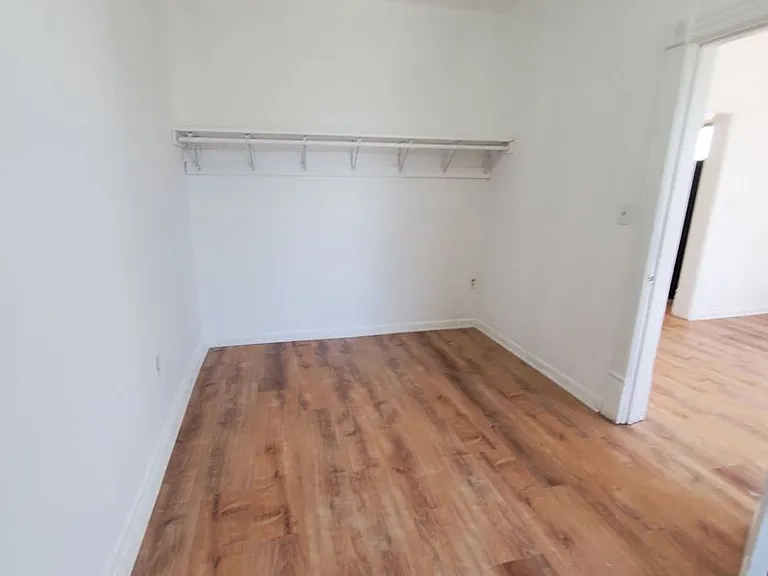 1568 W Windlake Ave. - 4 Unit — Photo 16