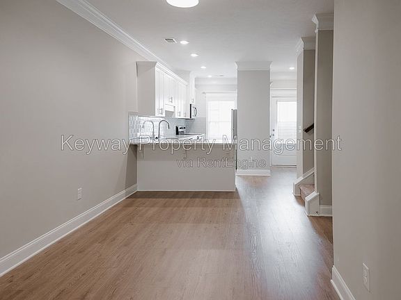 5th image of 4508 Chestnut Trl