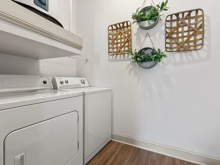 Village at Baldwin Park - Laundry Room