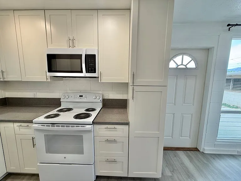 760A Ikai St — Photo 2