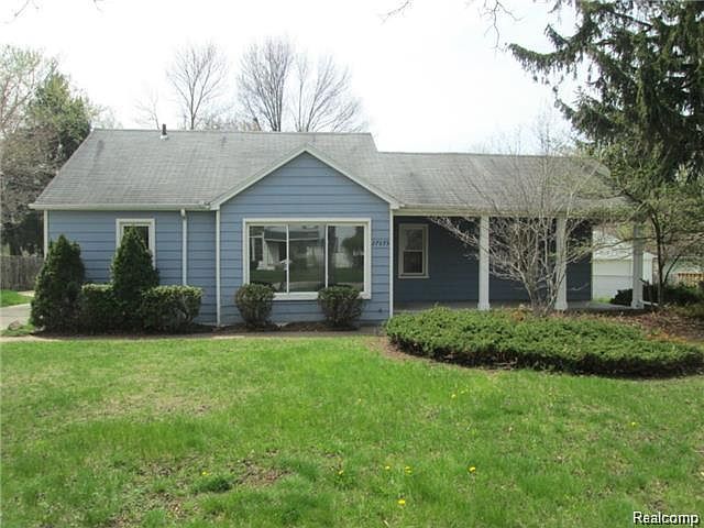 1st image of 27675 Pickford St