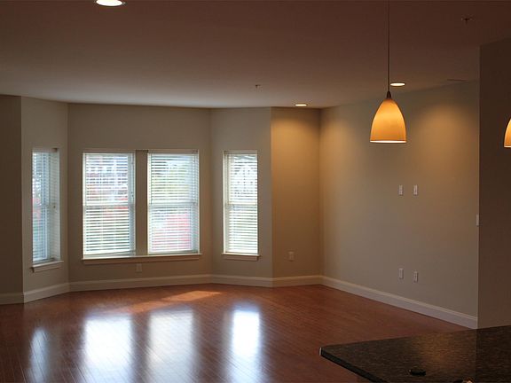 4th image of 28 Goodhue St Unit 308