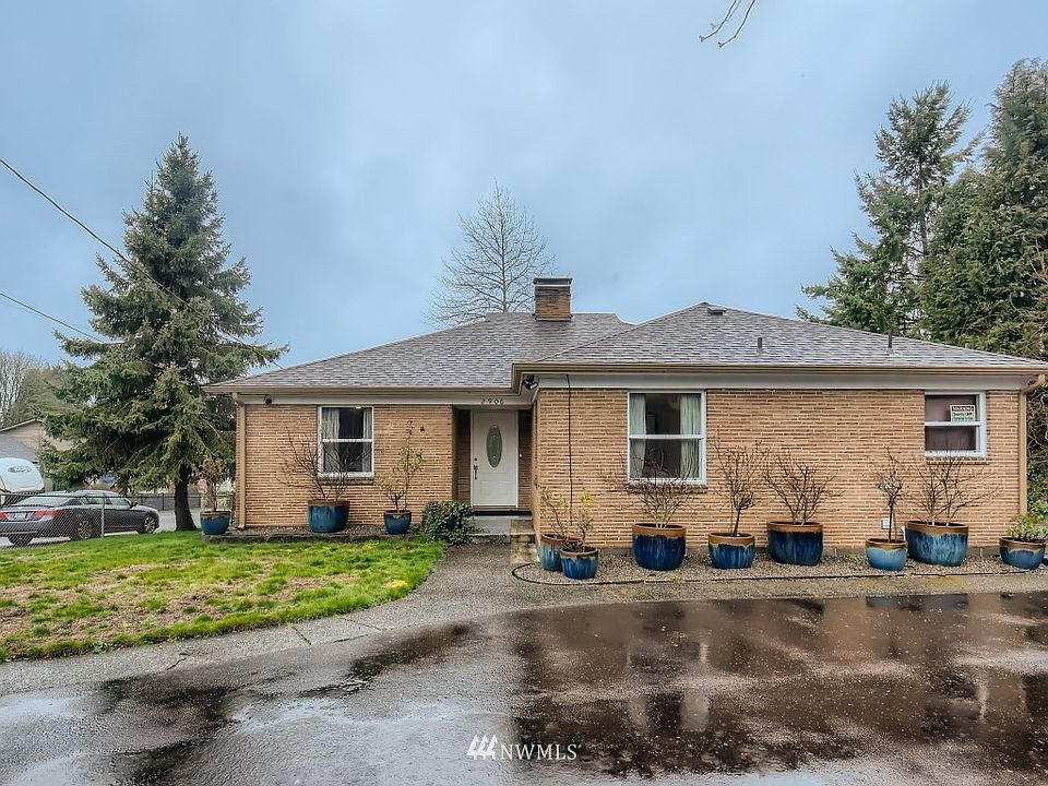 1st image of 2906 Louise Ave W