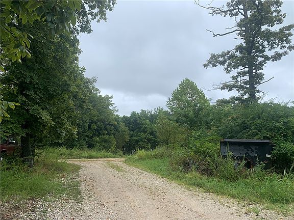 2nd image of 10635 Prairie Creek North Rd