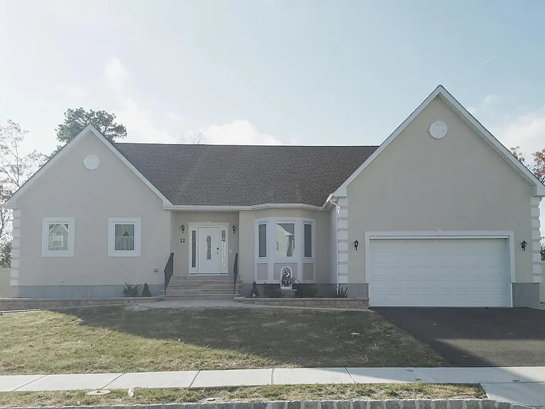 12 Cindy Ct — Photo 64
