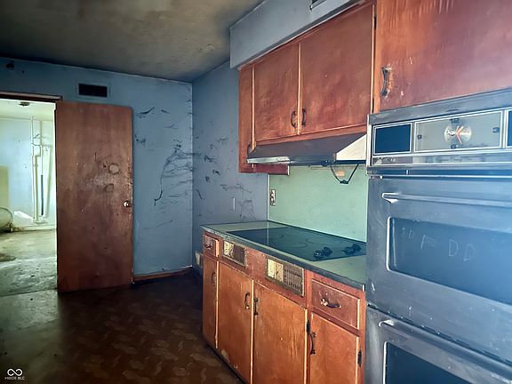 4th image of 1551 Darlington Ave