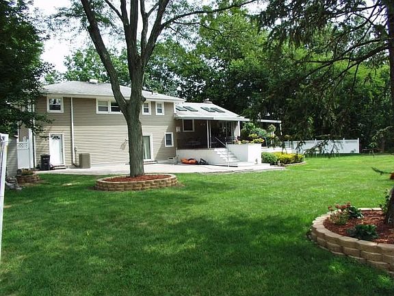 2nd image of 29 Lake Dr