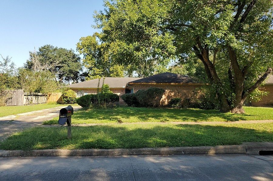 1st image of 15818 Oakendell Dr