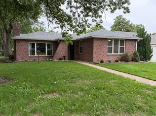 607 L St, Aurora, NE 68818