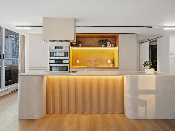 3rd image of 717 Jervis St #903