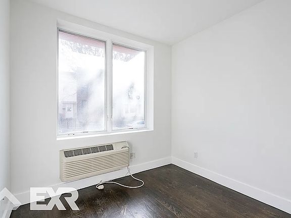 5th image of 55 Stanhope St #A