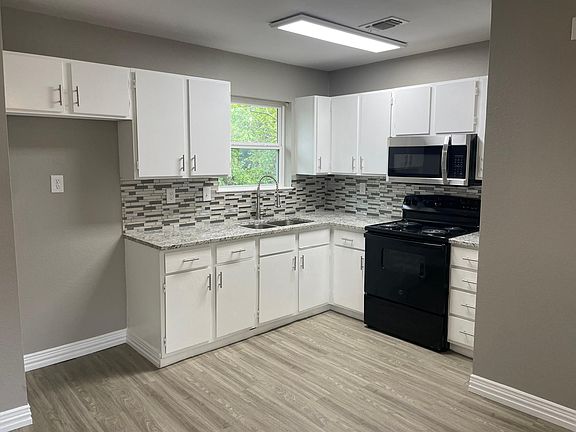 5th image of 410 S College Dr APT 8