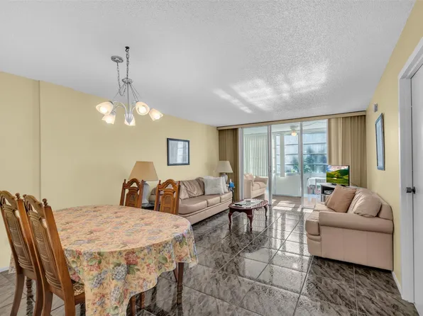 4850 NW 29th Court #221, Lauderdale Lakes, FL 33313