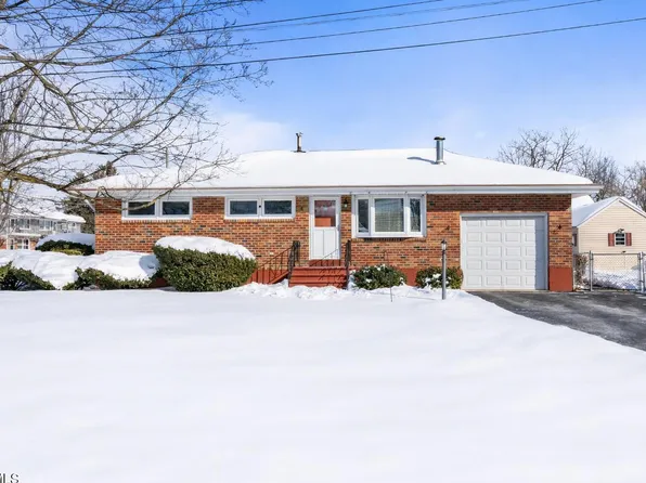 4 Bechard Lane, Waterford, NY 12188