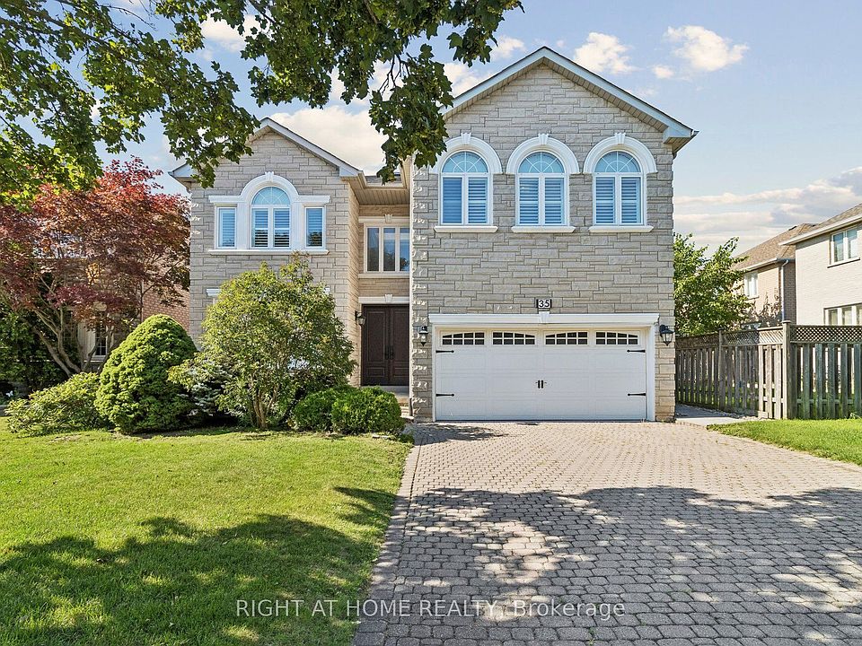 1st image of 35 Palace Ct