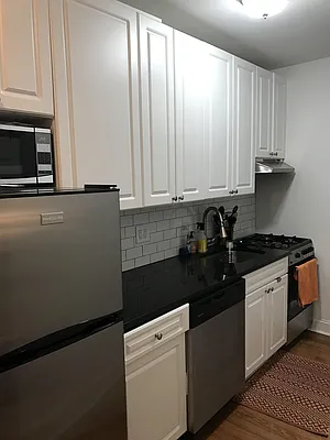 Rented by Salon Realty Corp | media 9