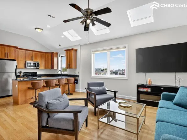 3002 W Warren Blvd APT 3, Chicago, IL 60612