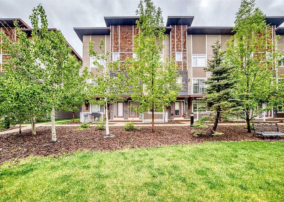 1st image of 606 E Skyview Point Pl NE
