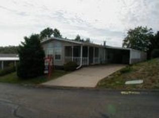 223 Wedgewood Ct, Carnegie, PA 15106