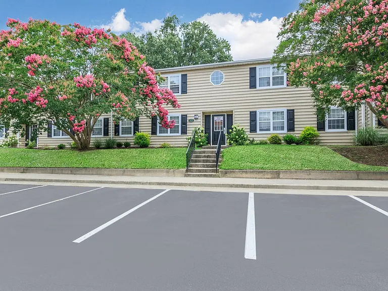 TANGLEWOOD APARTMENTS — Photo 43