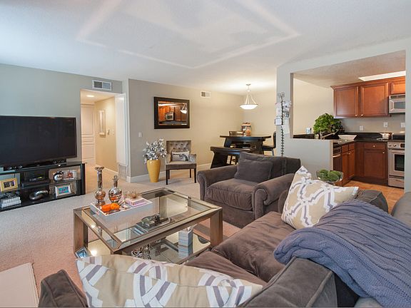 3rd image of 1633 S Bentley Ave APT 207