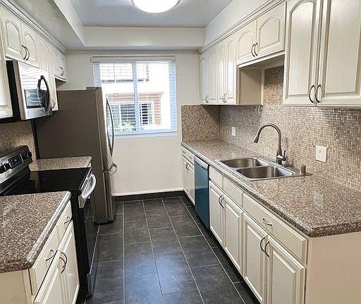 5th image of 1138 Hacienda Pl APT 105