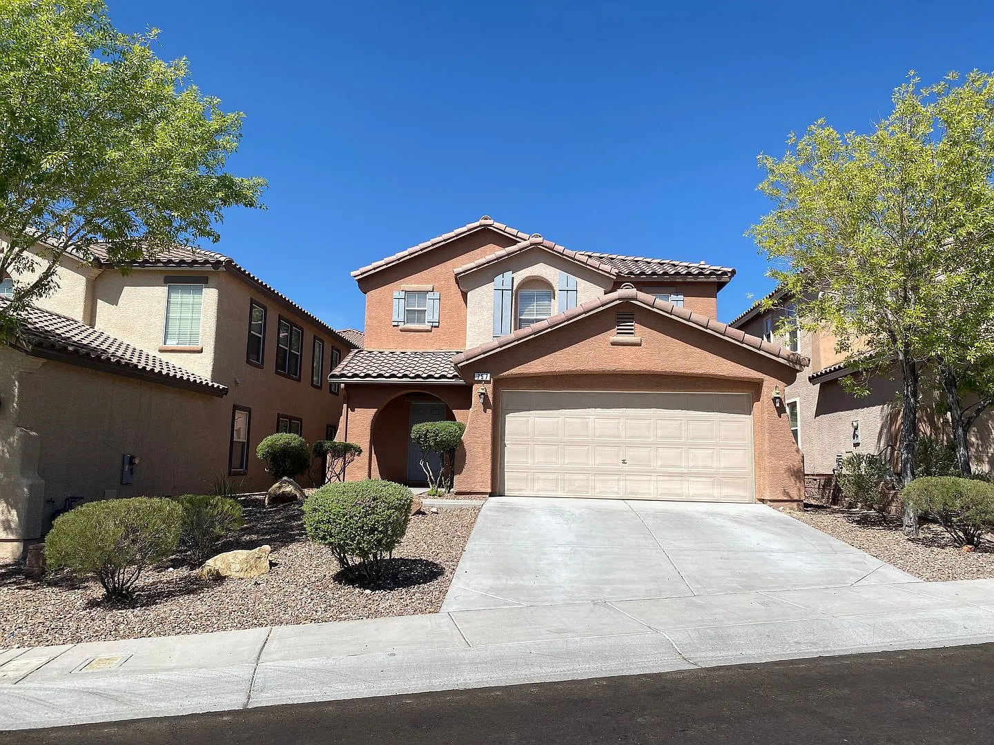 Wonderful 3 bed/2.5 bath home located in Summerlin — Photo 1