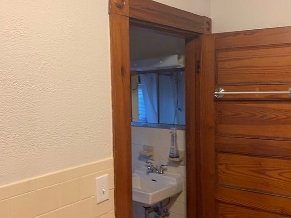 4th image of 83 Lovett St Unit 5