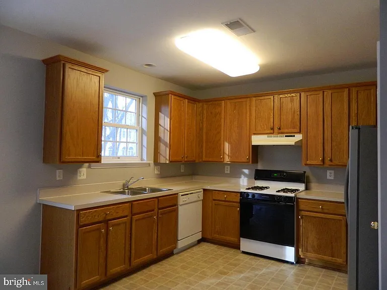 7574 Great Swan Ct — Photo 8