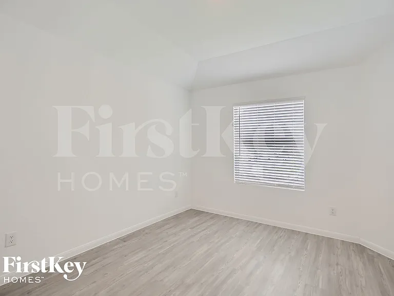 1204 Treehouse Ln — Photo 22