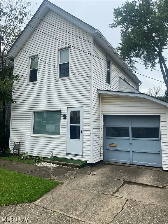 1201 Wellman Ave SE photo 1