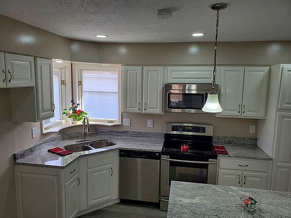 4th image of 2633 Avenue J
