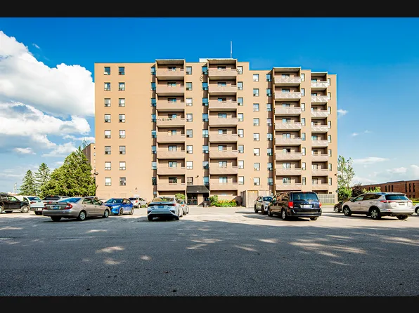27 Vanier Dr #710, Guelph, ON N1G 2L1