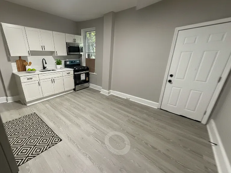 6152 Glenmore Ave — Photo 7