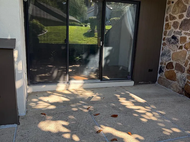 14 Oak Knoll Dr — Photo 5