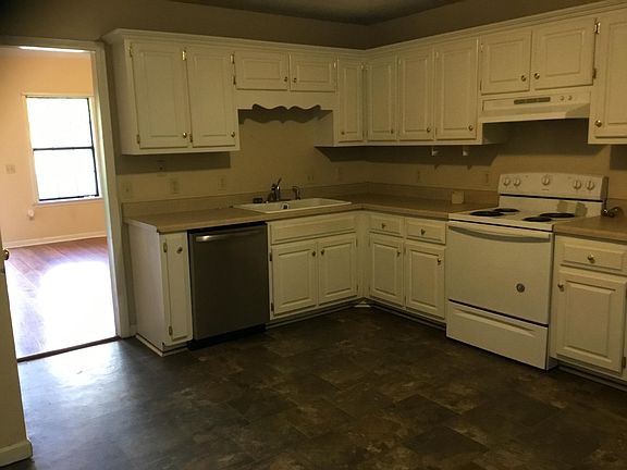 4th image of 113 E Patrick Dr