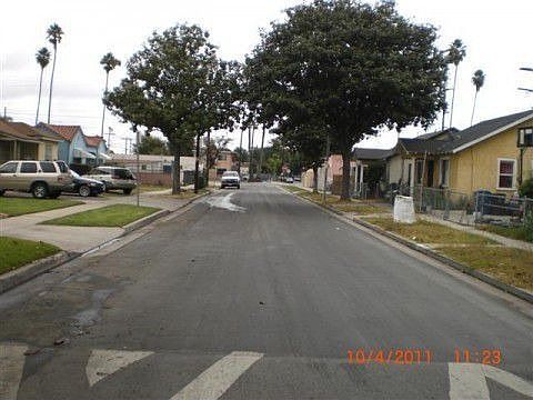 2nd image of 432 E 75th St