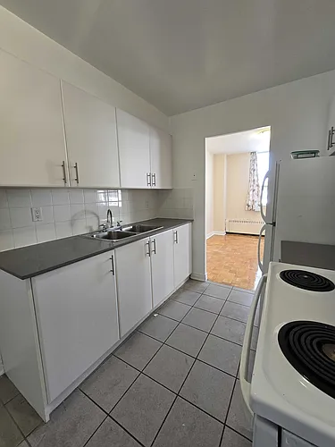 325 Bogert Ave Photo 1