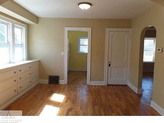 5th image of 631 N Fairview Ave